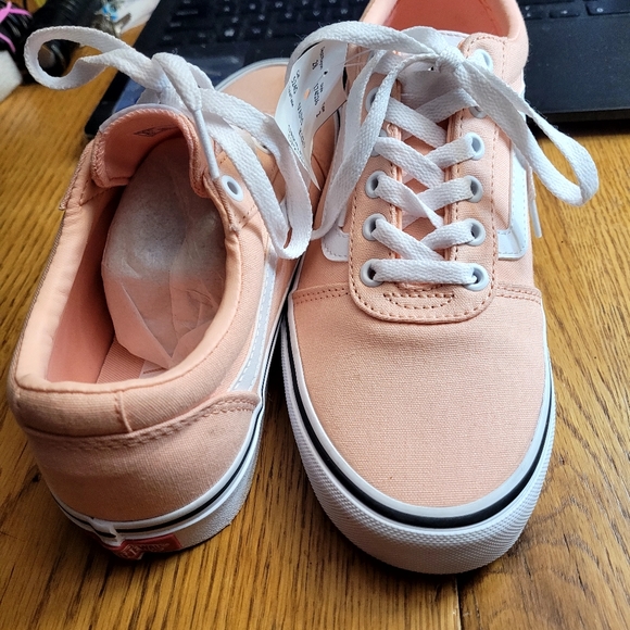 Ladies Sneakers - Picture 4 of 7